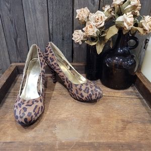 Attention Jayden II, leopard print, 4 inch faux suede heels, women's size 8.5